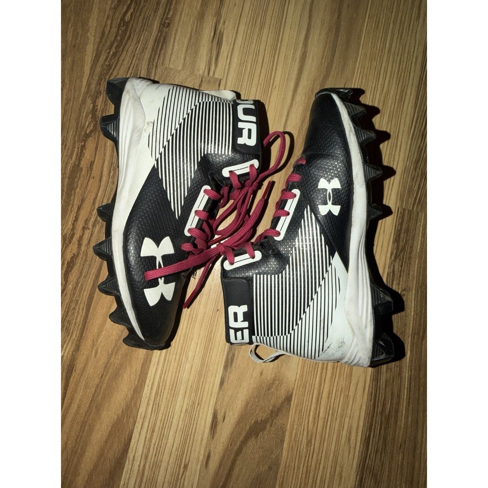Under Amour 1.5 Y Youth Football Cleats Hammer Mid Rubber Molded Jr. High Top